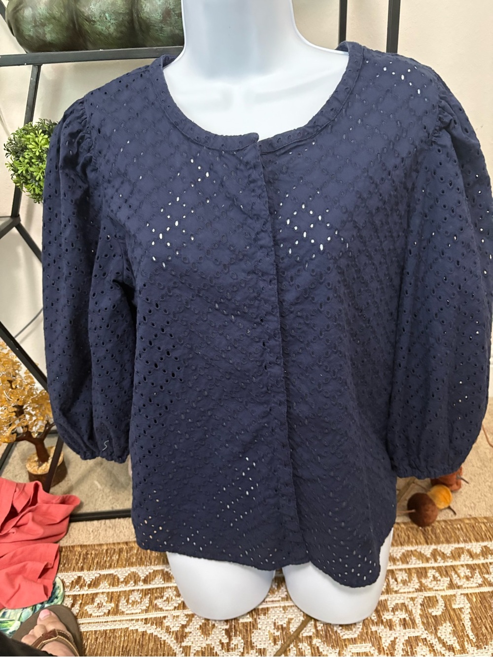 Caslon Womens 3/4 elastic cuff sleeve eyelet round neck button down blue M